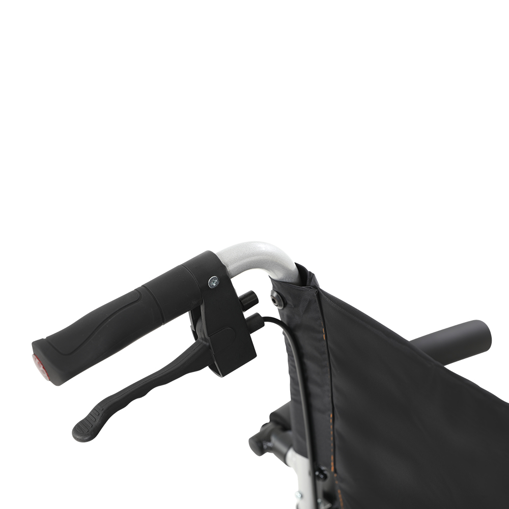 MQ Travel Silver_0005_mq_travel_sv_handle
